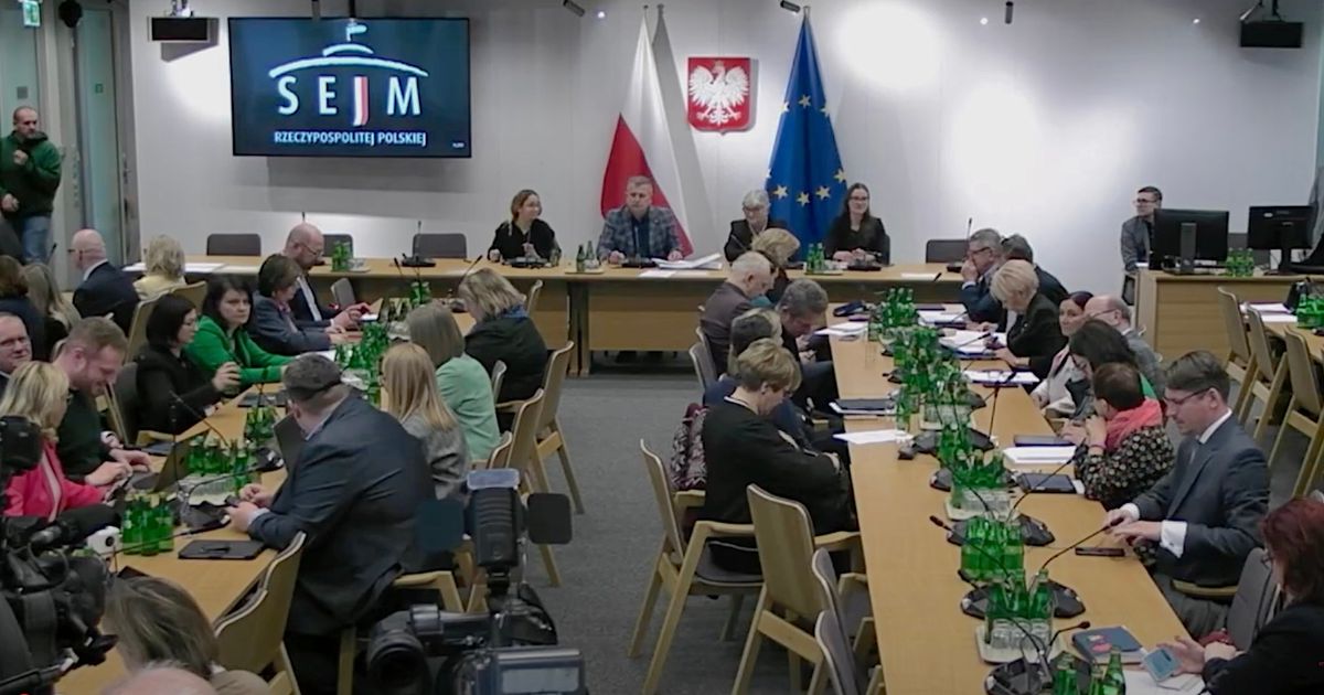 Nie tylko e-papierosy. Rząd może zakazać gum, plastrów i sprayów z nikotyną