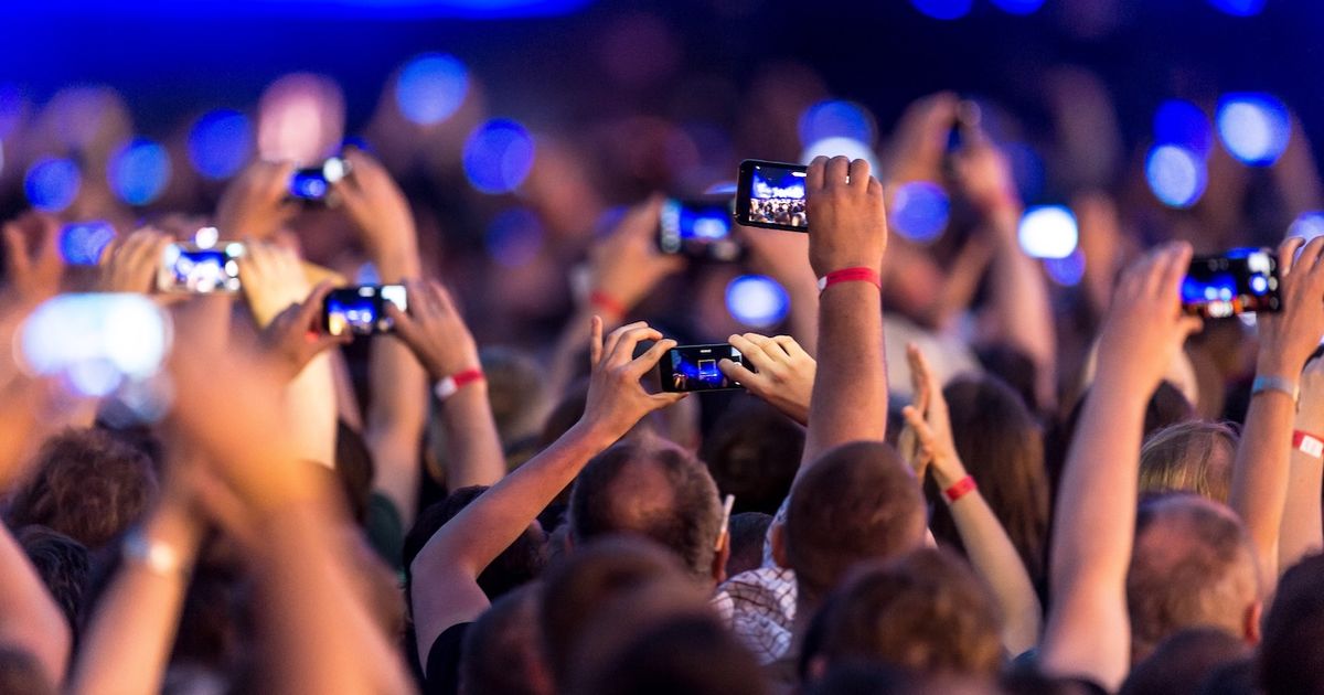 Polska policja zagląda do telefonów? "To nielegalna furtka w prawie"